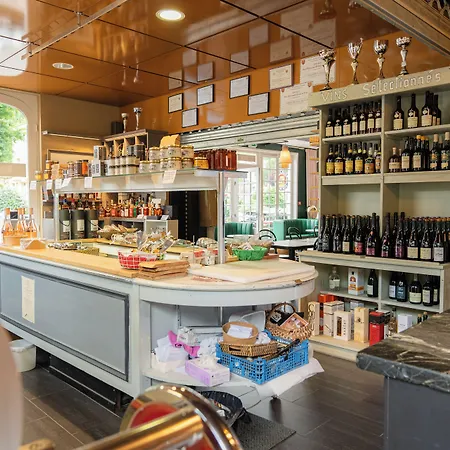 호텔 The Originals Boutique, O Gayot, Bagnoles-de-l'orne 3*
