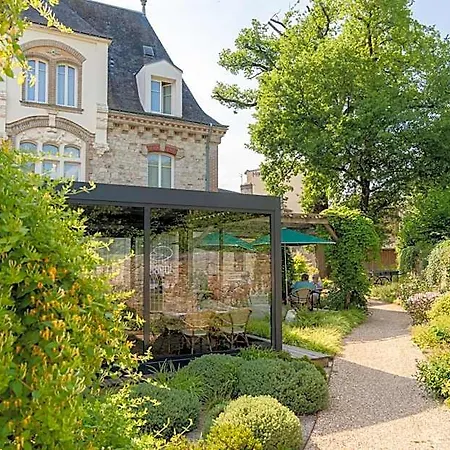 Hotel The Originals Boutique, O Gayot, Bagnoles-de-l'orne 3*