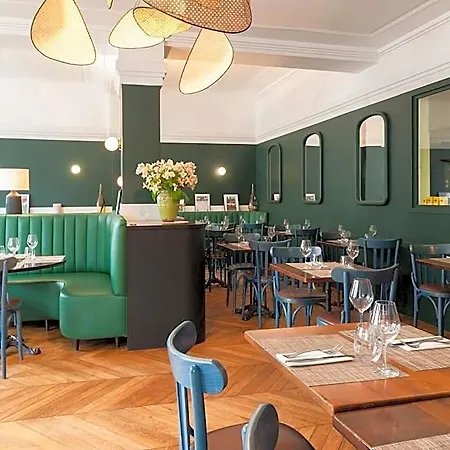 호텔 The Originals Boutique, O Gayot, Bagnoles-de-l'orne 3*
