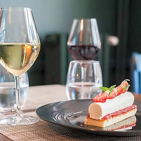 The Originals Boutique, O Gayot, Bagnoles-de-l'orne 3*
