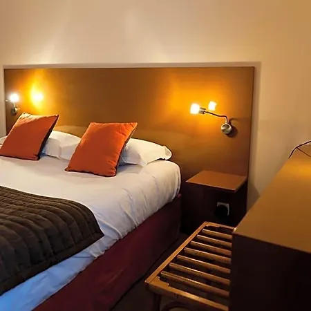 호텔 The Originals Boutique, O Gayot, Bagnoles-de-l'orne 3*
