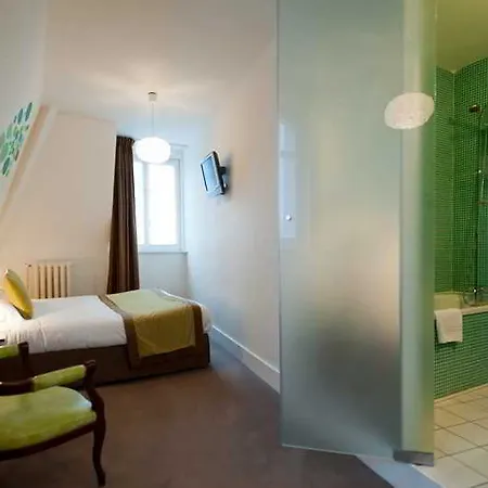 The Originals Boutique, O Gayot, Bagnoles-de-l'orne 3*