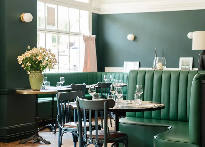 מלון The Originals Boutique, O Gayot, Bagnoles-de-l'orne 3*