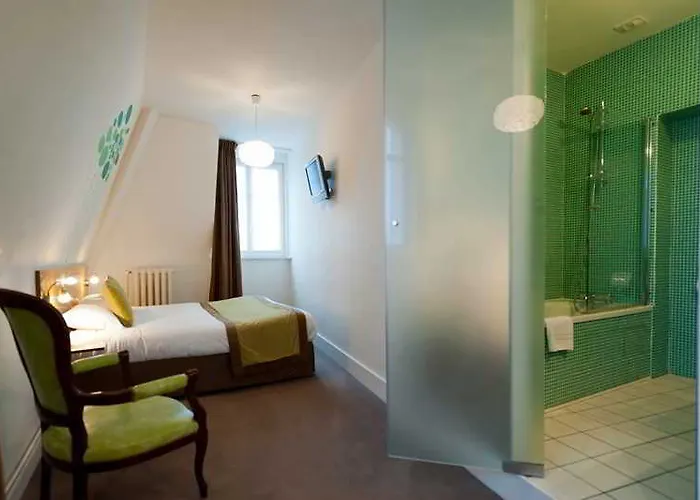 The Originals Boutique, O Gayot, Bagnoles-de-l'orne 3*