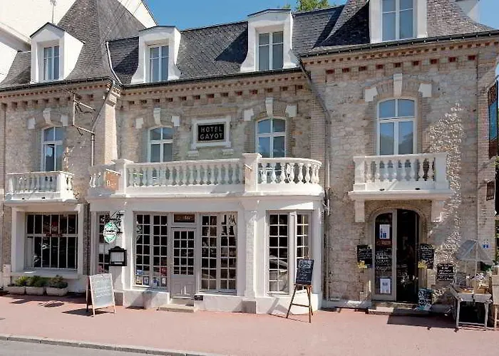 The Originals Boutique, O Gayot, Bagnoles-de-l'orne 3*